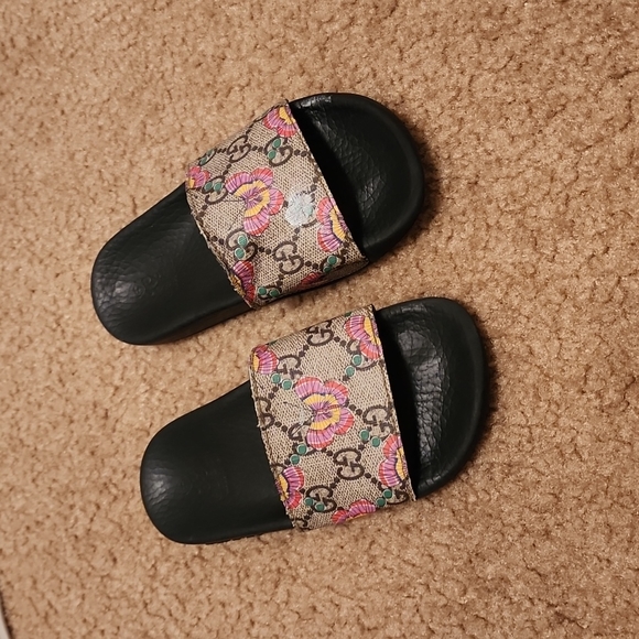 Gucci Other - Gucci Girl's Pursuit Butterfly-Print GG Supreme Slide Sandals